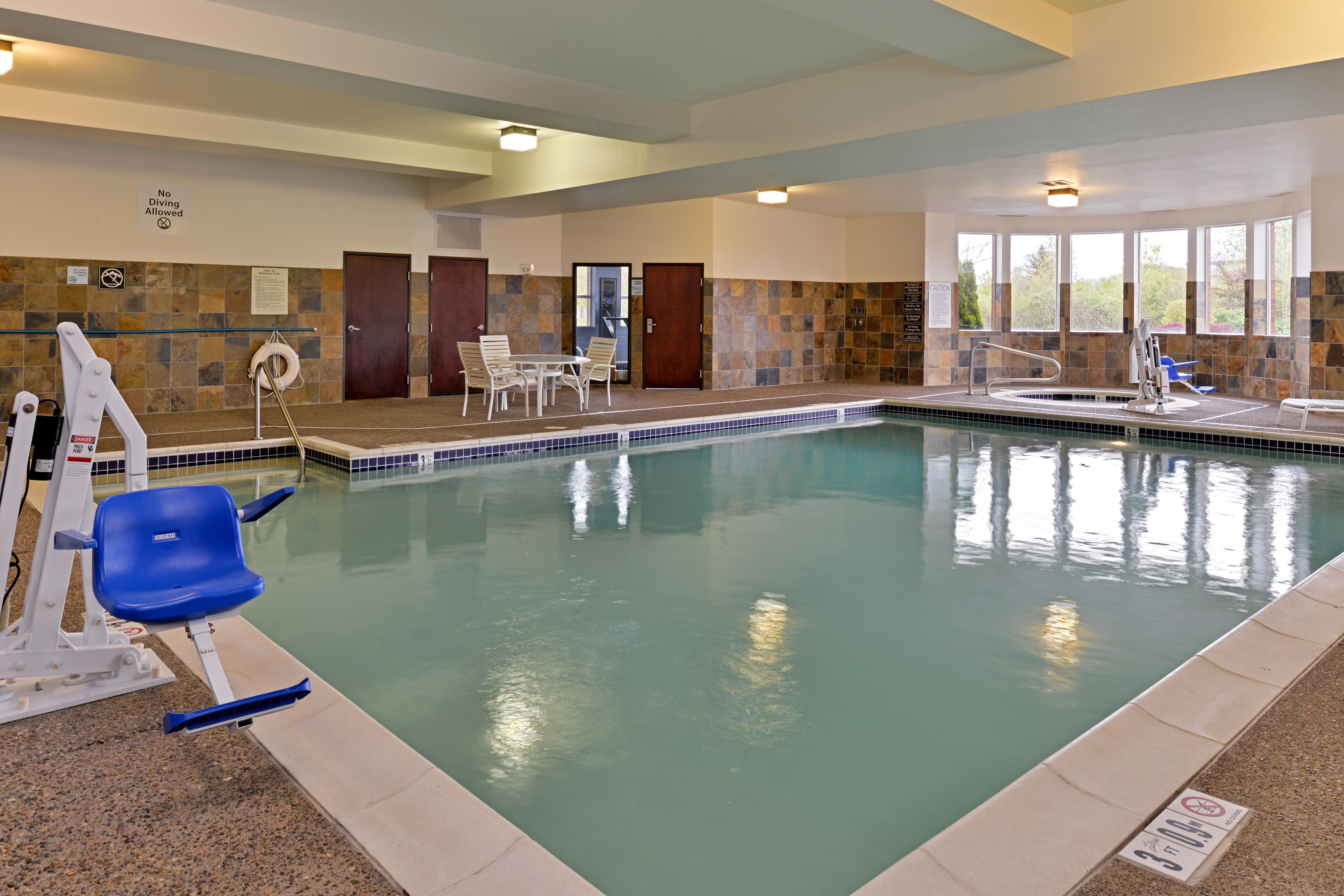 Holiday Inn Express Hotel & Suites Albany By Ihg Exterior foto