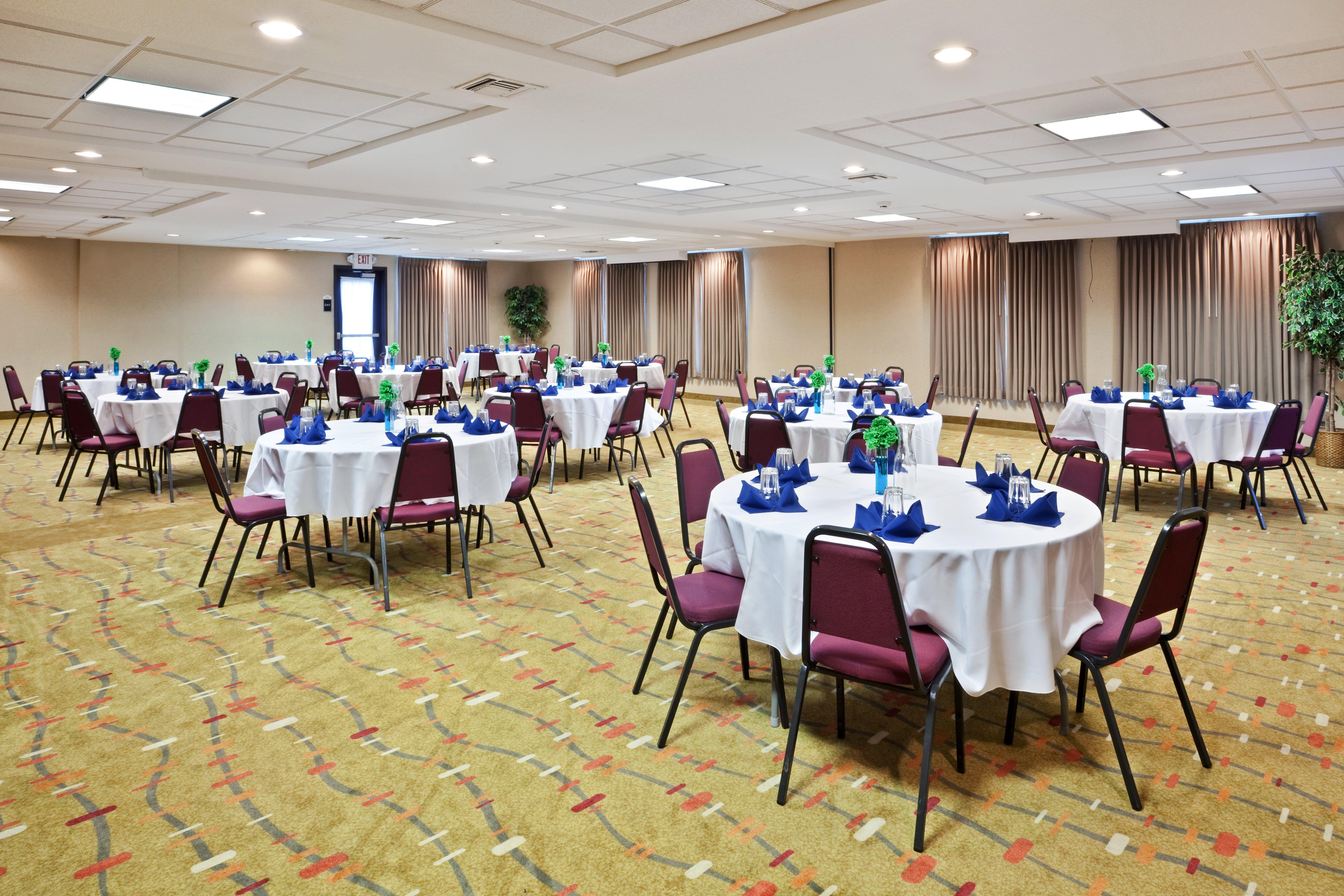 Holiday Inn Express Hotel & Suites Albany By Ihg Exterior foto
