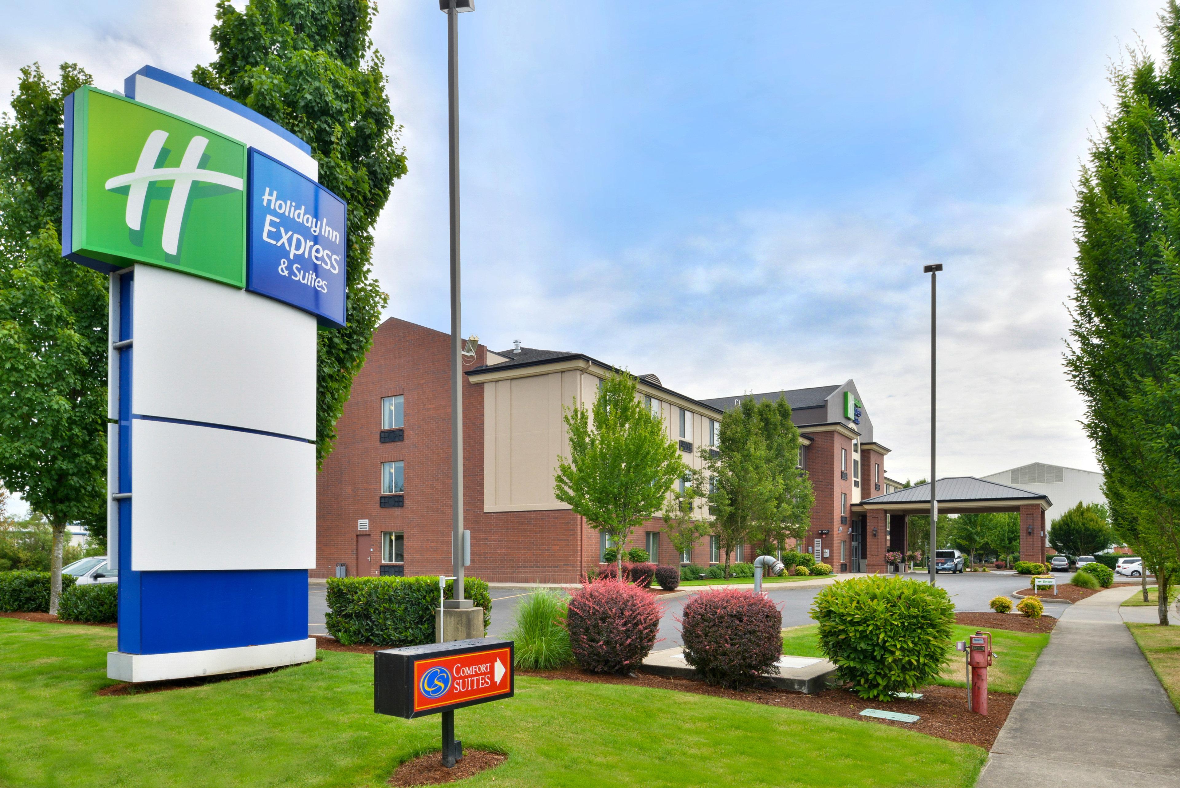 Holiday Inn Express Hotel & Suites Albany By Ihg Exterior foto