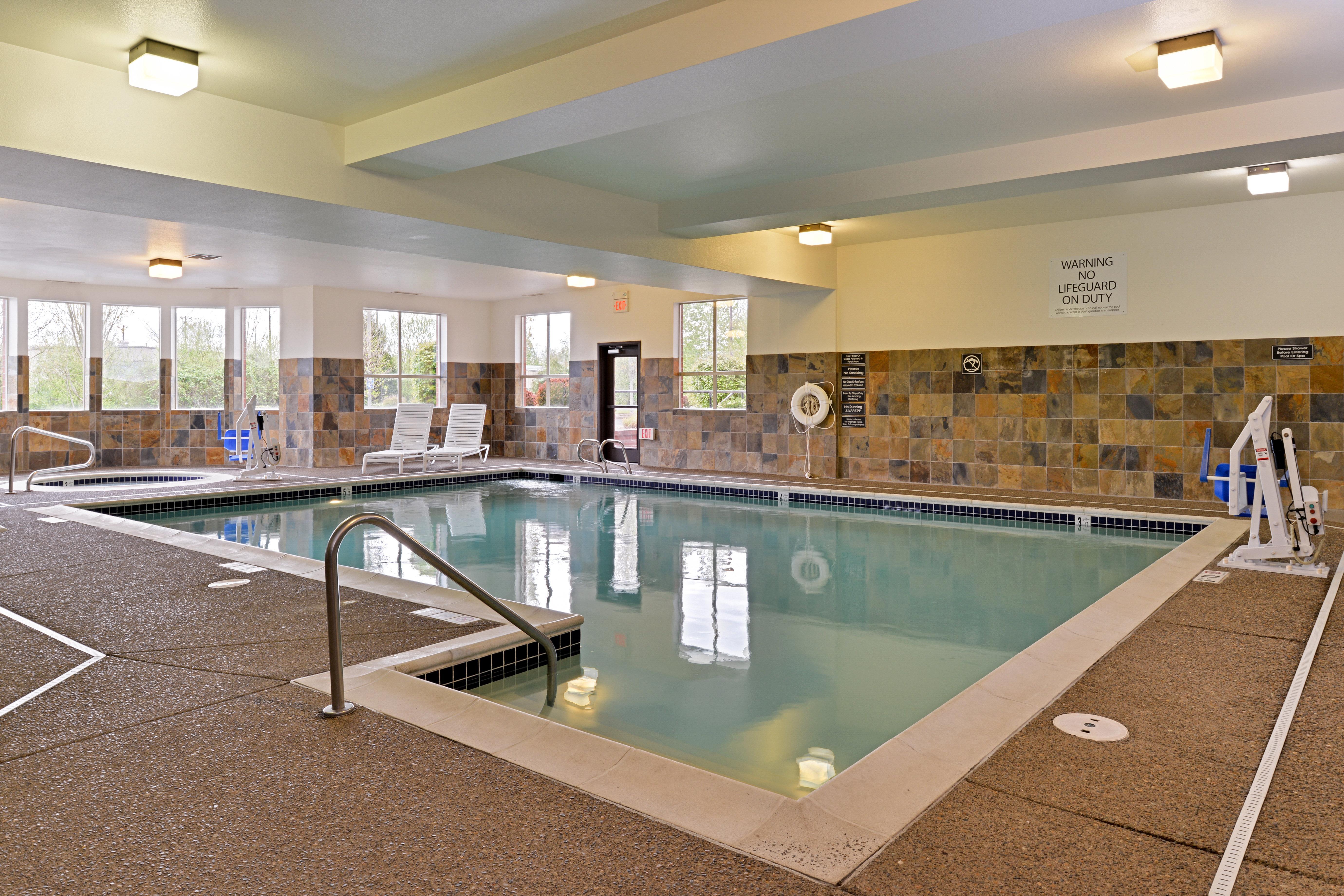 Holiday Inn Express Hotel & Suites Albany By Ihg Exterior foto