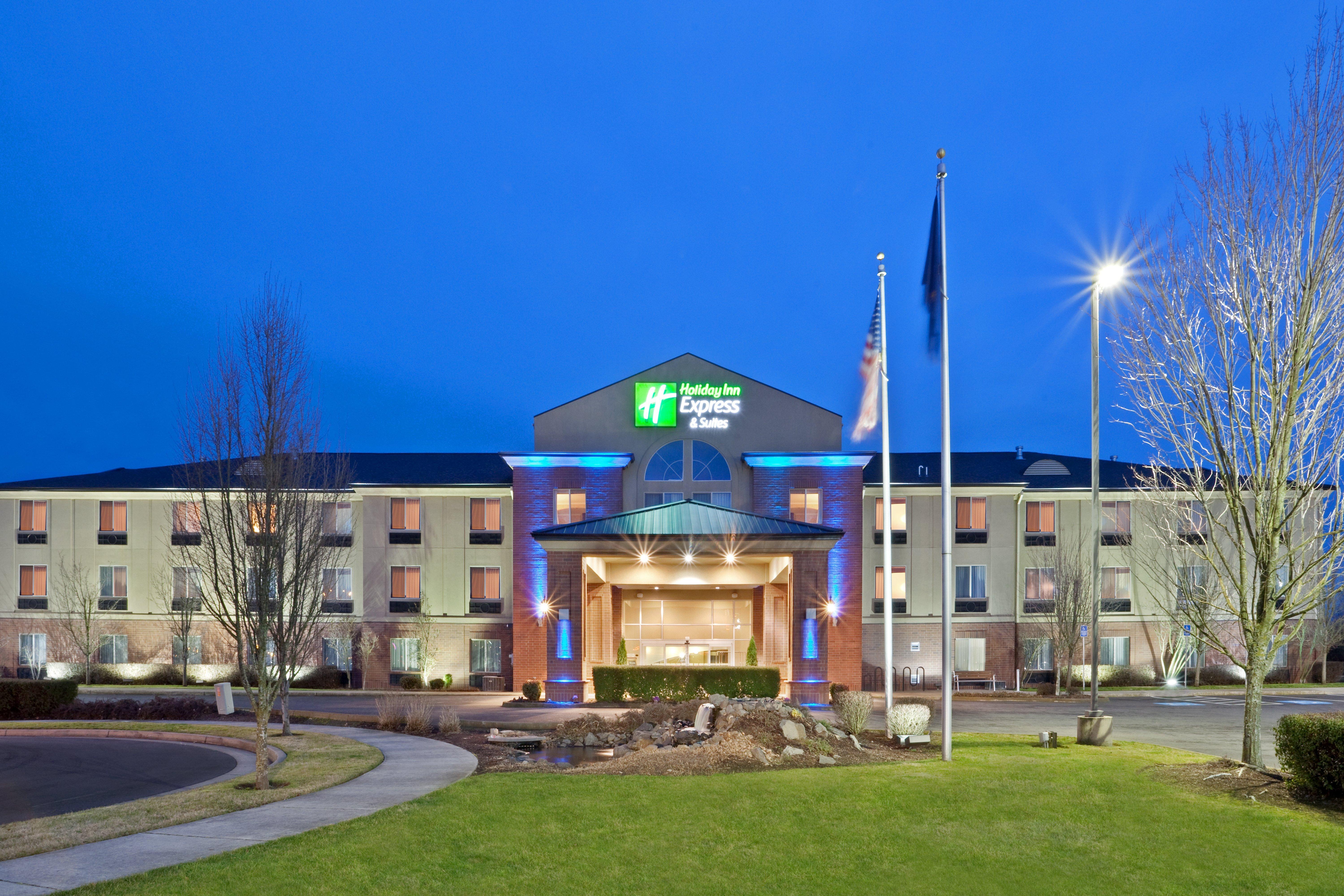 Holiday Inn Express Hotel & Suites Albany By Ihg Exterior foto