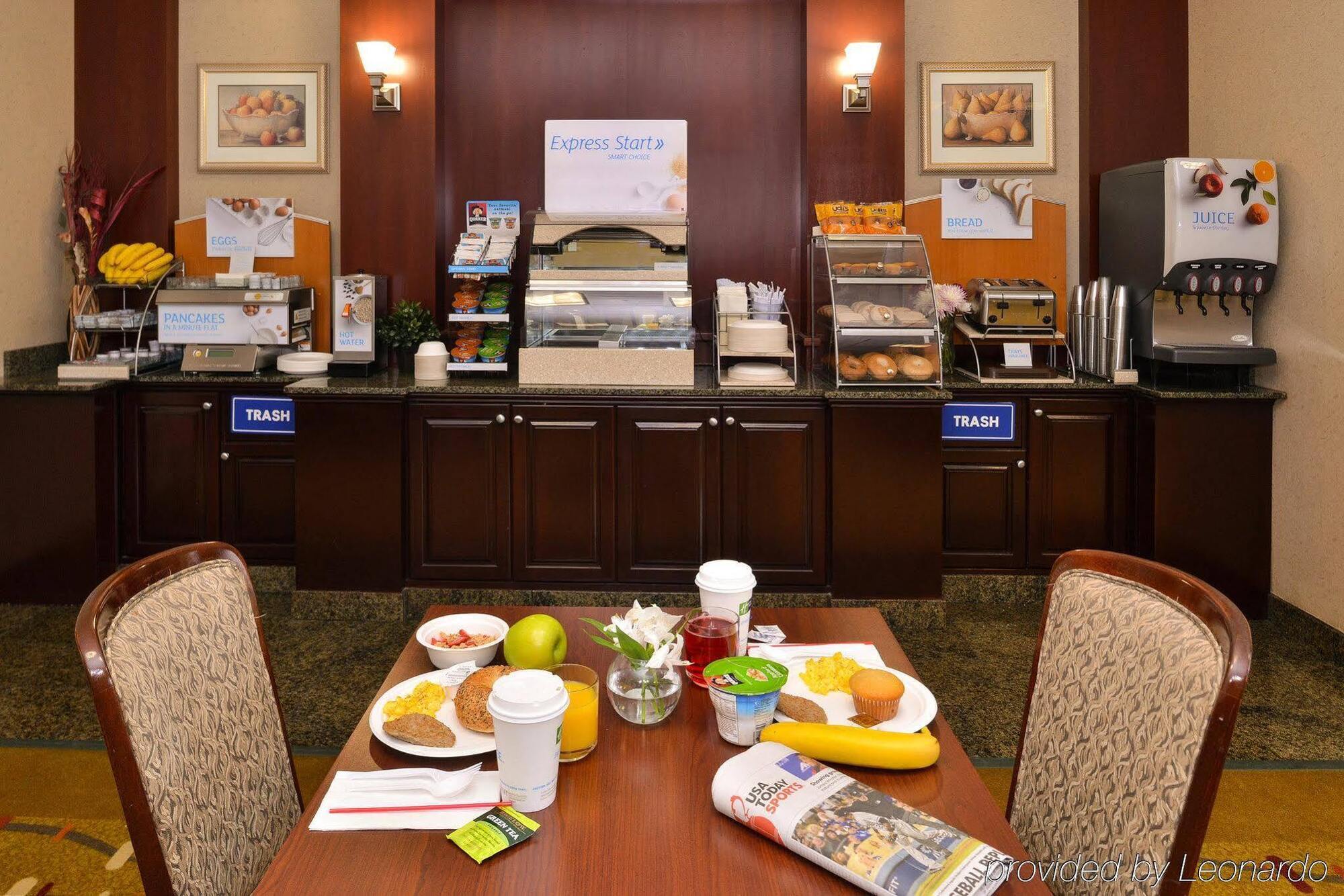 Holiday Inn Express Hotel & Suites Albany By Ihg Exterior foto