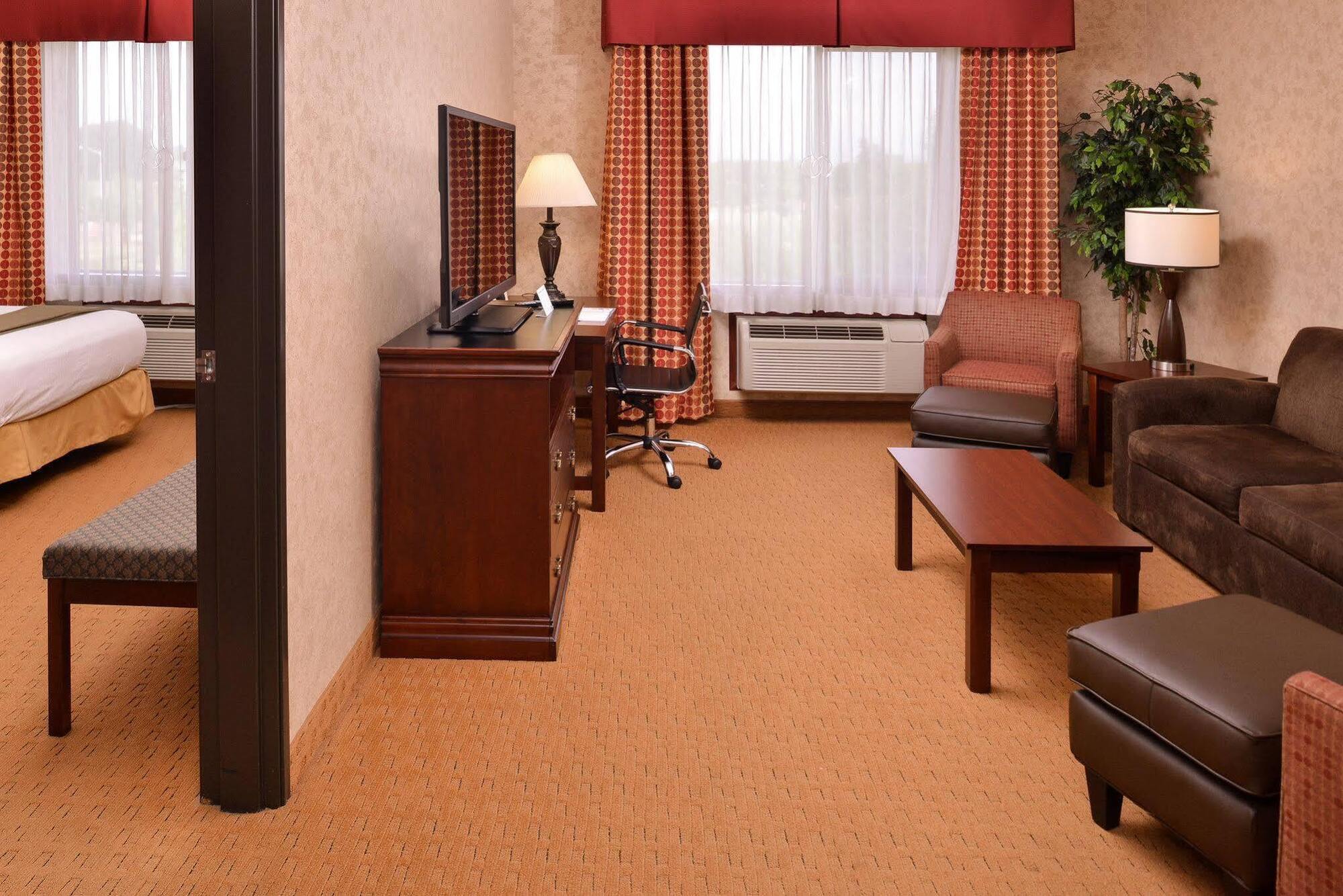 Holiday Inn Express Hotel & Suites Albany By Ihg Exterior foto